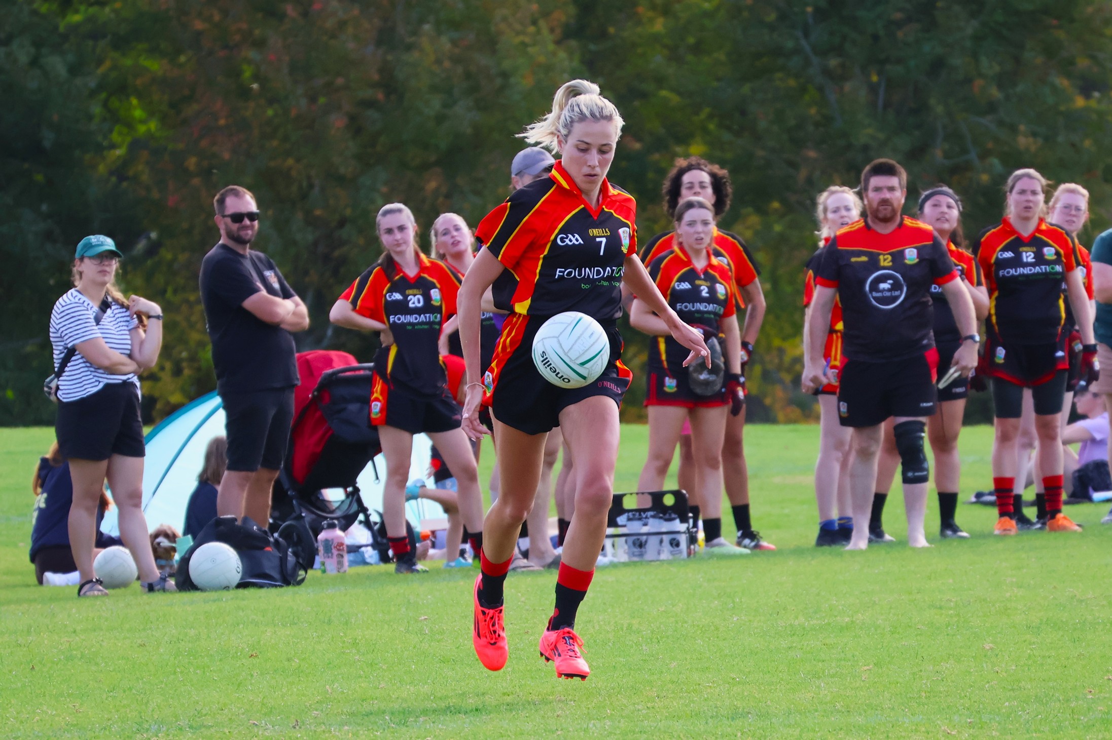 Naomh Críostóir Hamilton women's Gaelic footballer playing at the New Zealand Championships